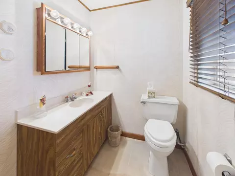 Bath - 1501 SE 8th Dr, Okeechobee, FL 34974 photo 6 of 6