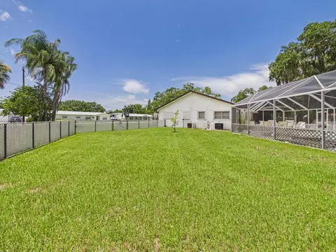 Exterior - 1501 SE 8th Dr, Okeechobee, FL 34974 photo 25 of 27
