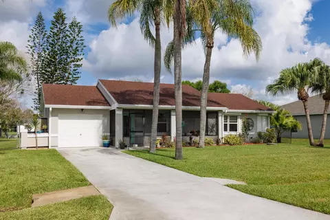 2502 SE University Ter, Port Saint Lucie, FL 34952