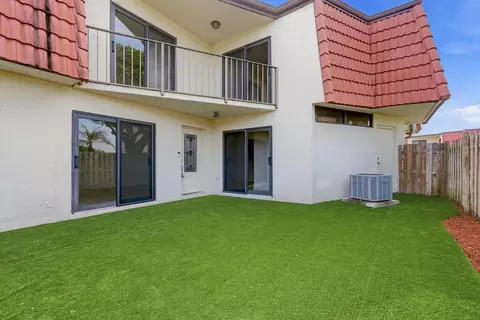 3801 Victoria Dr, West Palm Beach, FL 33406