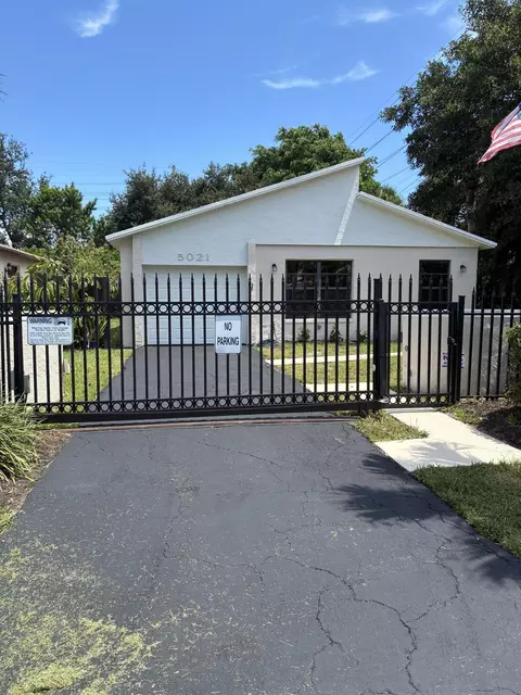 5021 Mirror Lakes Blvd, Boynton Beach, FL 33472
