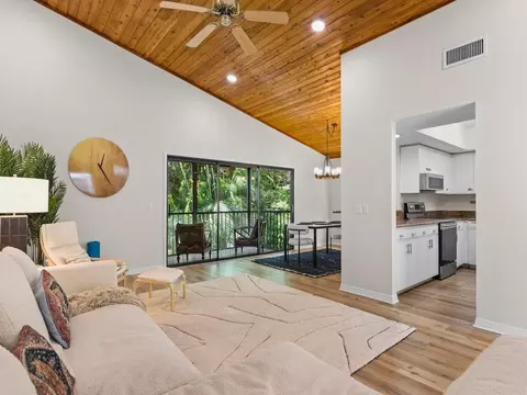 2125 Pine Creek Blvd #205, Vero Beach, FL 32966