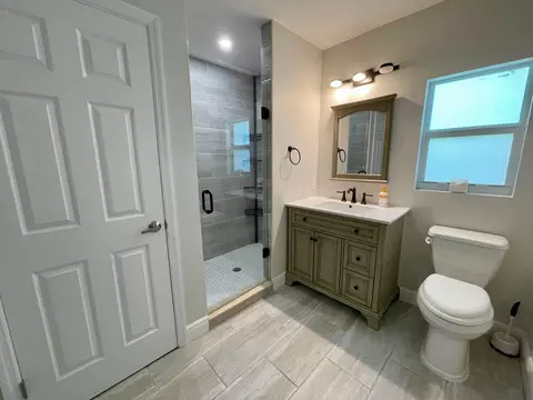 Bath - 3458 Canal Ct, Jupiter, FL 33469 photo 1 of 3