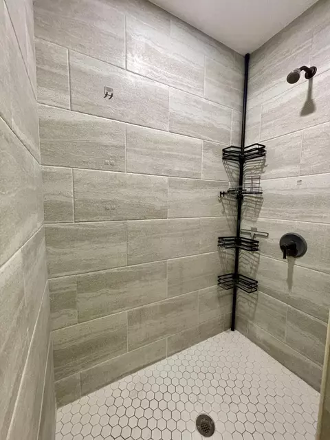 Bath - 3458 Canal Ct, Jupiter, FL 33469 photo 2 of 3