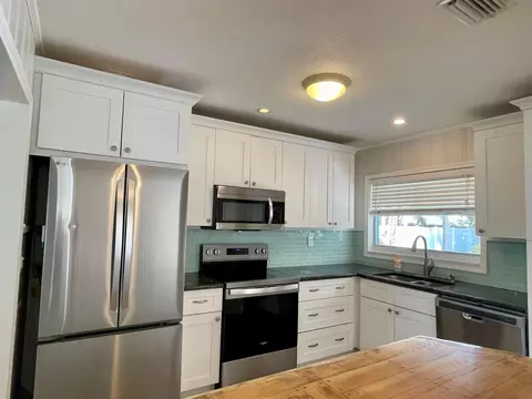 Kitchen - 3458 Canal Ct, Jupiter, FL 33469 photo 2 of 3