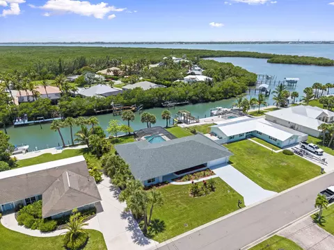 1709 Rio Vista Dr, Fort Pierce, FL 34949