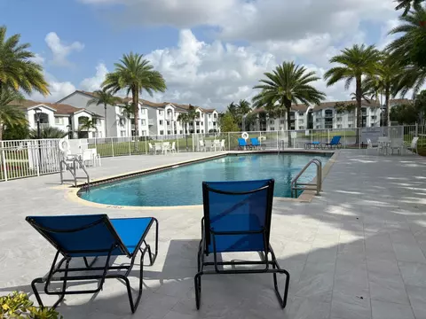 2640 S University Dr S #127, Davie, FL 33328