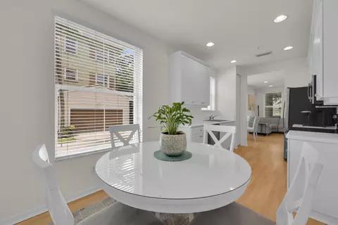 Dining - 4154 Stadium Dr, Jupiter, FL 33458 photo 4 of 4
