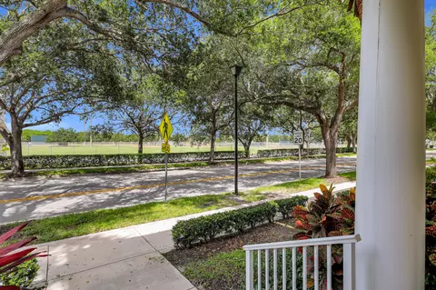 Exterior - 4154 Stadium Dr, Jupiter, FL 33458 photo 4 of 6
