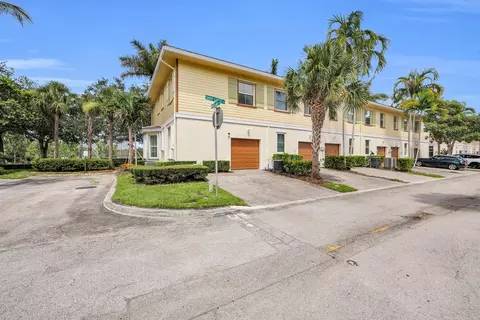 Exterior - 4154 Stadium Dr, Jupiter, FL 33458 photo 6 of 6
