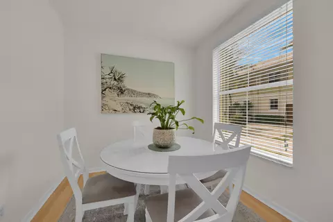 Dining - 4154 Stadium Dr, Jupiter, FL 33458 photo 3 of 4