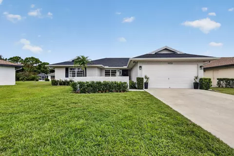 10723 Greentrail Dr S, Boynton Beach, FL 33436