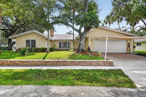 32 SW 14th Ave, Boca Raton, FL 33486