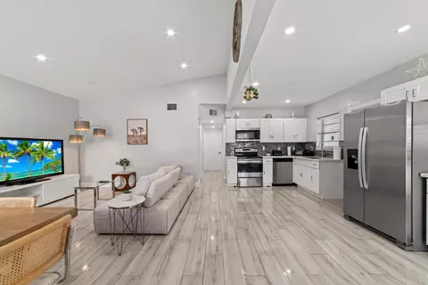 371 Kentucky Ave, Fort Lauderdale, FL 33312