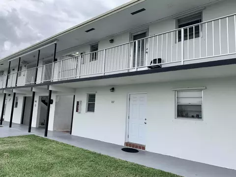 1113 Lake Ter #107, Boynton Beach, FL 33426