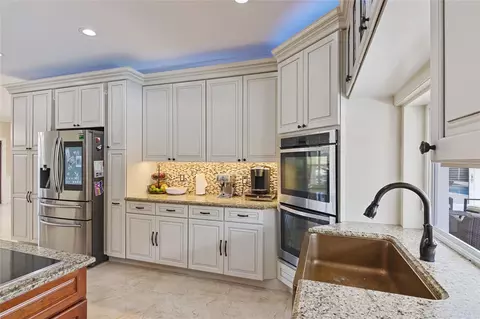 Kitchen - 16686 Golfview Dr, Weston, FL 33326 photo 6 of 12