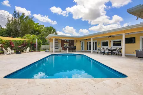 Exterior - 16686 Golfview Dr, Weston, FL 33326 photo 10 of 13