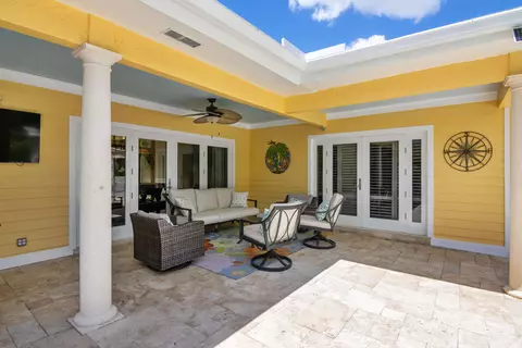 Exterior - 16686 Golfview Dr, Weston, FL 33326 photo 4 of 13
