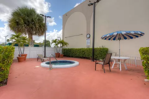Exterior - 16686 Golfview Dr, Weston, FL 33326 photo 13 of 13