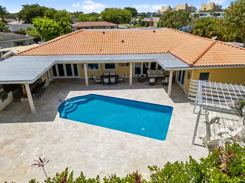View/Area - 16686 Golfview Dr, Weston, FL 33326 photo 9 of 15