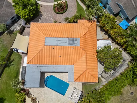 View/Area - 16686 Golfview Dr, Weston, FL 33326 photo 13 of 15
