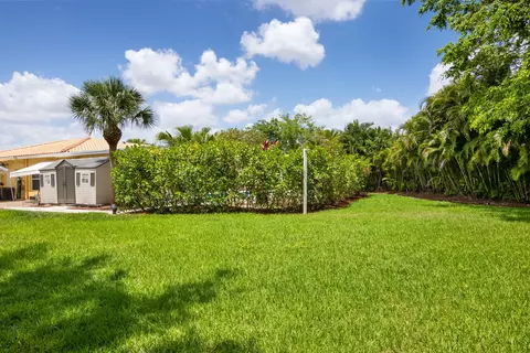 Exterior - 16686 Golfview Dr, Weston, FL 33326 photo 11 of 13