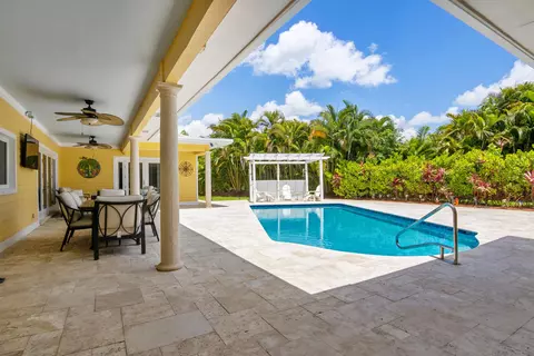 Exterior - 16686 Golfview Dr, Weston, FL 33326 photo 9 of 13