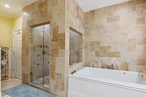 Bath - 16686 Golfview Dr, Weston, FL 33326 photo 9 of 9