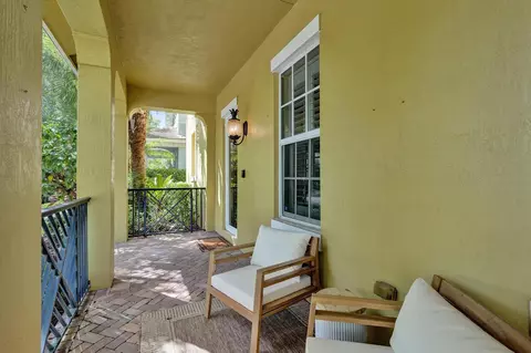 Exterior - 111 Leather Leaf Dr, Jupiter, FL 33458 photo 10 of 16