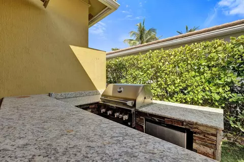 Exterior - 111 Leather Leaf Dr, Jupiter, FL 33458 photo 4 of 16