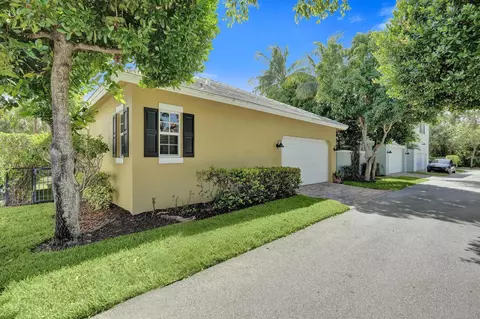 Exterior - 111 Leather Leaf Dr, Jupiter, FL 33458 photo 12 of 16