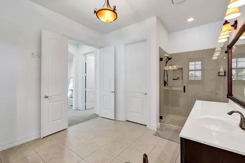 Bath - 111 Leather Leaf Dr, Jupiter, FL 33458 photo 3 of 11
