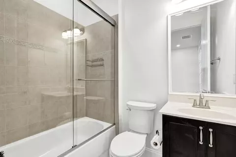 Bath - 111 Leather Leaf Dr, Jupiter, FL 33458 photo 8 of 11
