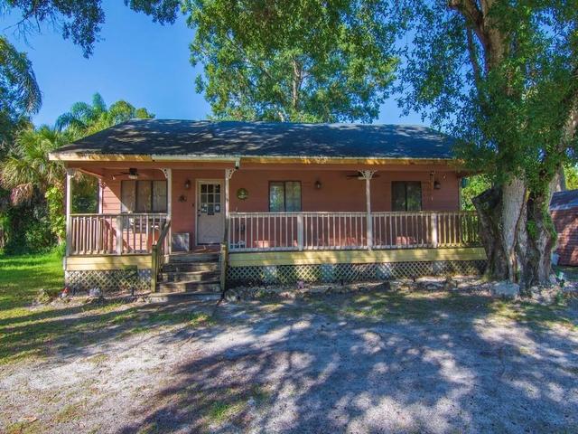 2315 28th Ave SW, Vero Beach, FL 32960