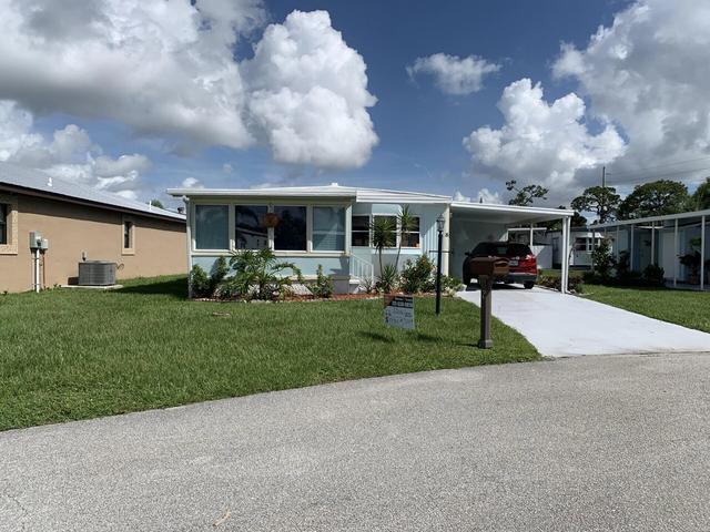 8 Brisa Ln, Port Saint Lucie, FL 34952
