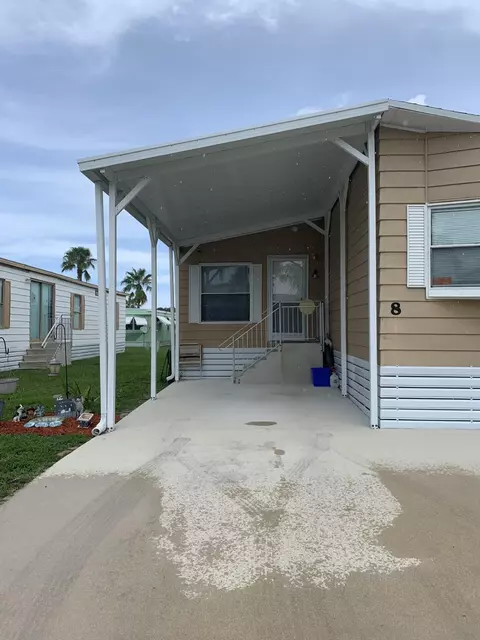 8 SE Hernando Ln, Port Saint Lucie, FL 34952