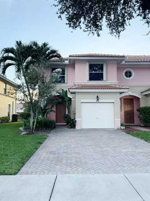 911 Seminole Palms Dr, Greenacres, FL 33463
