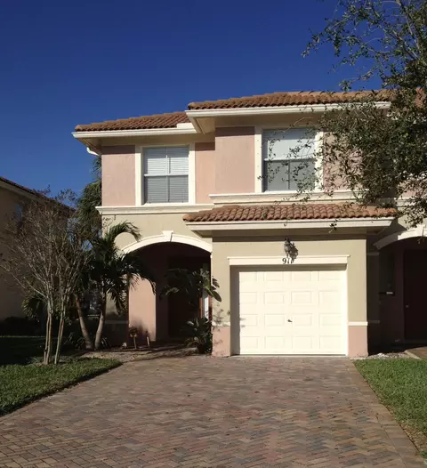 911 Seminole Palms Dr, Greenacres, FL 33463