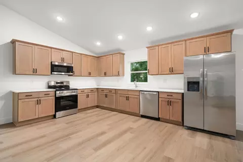 Kitchen - 5513 Sopera Dr, Sebring, FL 33872 photo 1 of 2