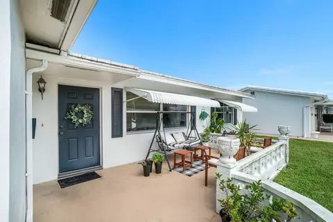 114 SW 8th Ct, Boynton Beach, FL 33426