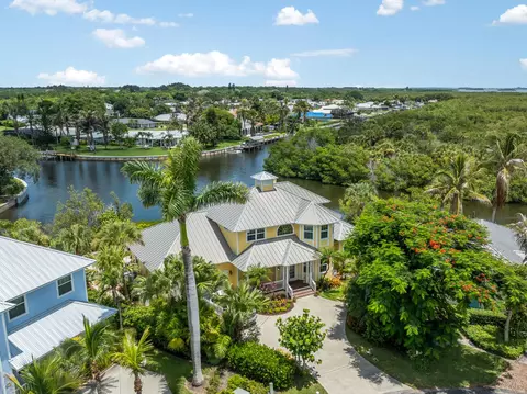 2165 6th Ct SE, Vero Beach, FL 32962