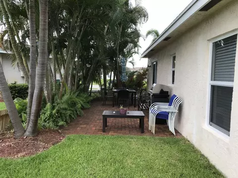 Exterior - 2122 E Ridge Cir E, Boynton Beach, FL 33435 photo 4 of 4