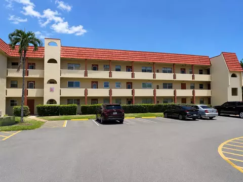 2651 Sunrise Lakes Dr E #310, Sunrise, FL 33322