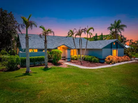 2092 SE Pyramid Rd, Port Saint Lucie, FL 34952