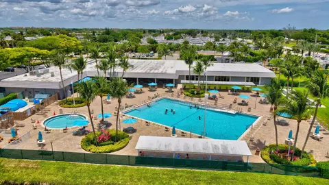 View/Area - 212 Monaco E, Delray Beach, FL 33446 photo 7 of 21