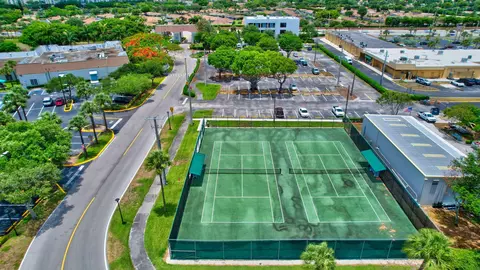 View/Area - 212 Monaco E, Delray Beach, FL 33446 photo 17 of 21