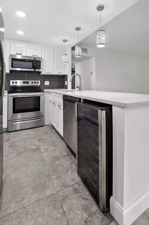 Kitchen - 212 Monaco E, Delray Beach, FL 33446 photo 4 of 4