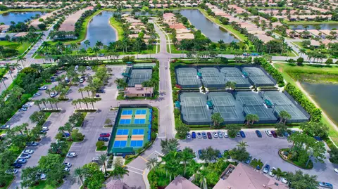 View/Area - 212 Monaco E, Delray Beach, FL 33446 photo 4 of 21