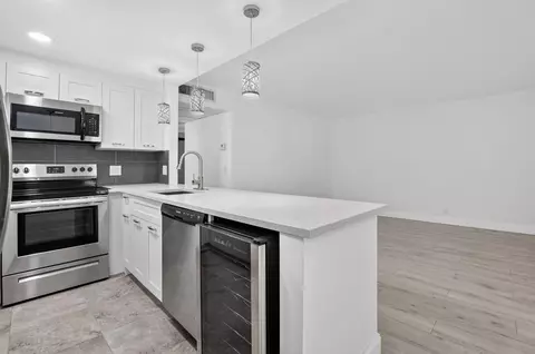 Kitchen - 212 Monaco E, Delray Beach, FL 33446 photo 3 of 4
