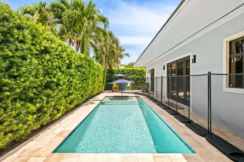 Exterior - 3209 Leigh Rd, Pompano Beach, FL 33062 photo 2 of 5